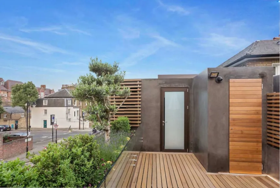 项目建设规模与用工需求说明 工程实施保障：岗位配置与人员需求公示 基于项目进度的施工人员配置公告